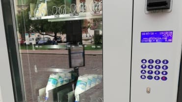 Automat na mléko a sýr. Automat na mléko a sýr.