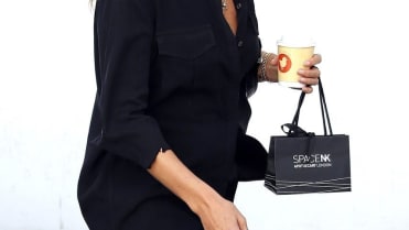 Modelka se alespoň snaží zachovat si styl Modelka se alespoň snaží zachovat si styl