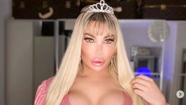 Ken se nechává předělat na Barbie 4 Ken se nechává předělat na Barbie 4