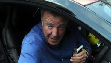 Při natáčení Grand Tour nelení. Při natáčení Grand Tour nelení.