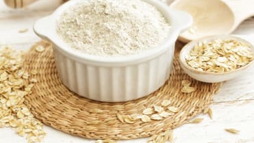 Není mouka jako mouka: ovesná mouka obsahuje oproti pšeničné více rozpustné vlákniny, která snižuje obsah cukru a cholesterolu v krvi Není mouka jako mouka: ovesná mouka obsahuje oproti pšeničné více rozpustné vlákniny, která snižuje obsah cukru a cholesterolu v krvi