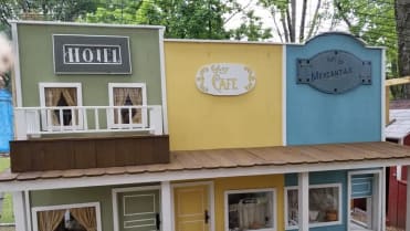 Najdete tu i hotel, kavárnu a obchod Najdete tu i hotel, kavárnu a obchod
