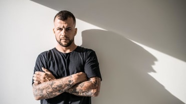 Sám je úspěšným rapperem Sám je úspěšným rapperem