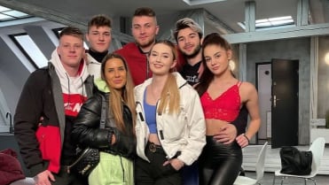 Zbytek influencerů se už ale nástupu do vily nemůže dočkat. Zbytek influencerů se už ale nástupu do vily nemůže dočkat.