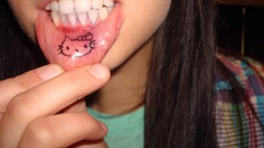 Slečná má asi ráda růžovoučkou kočičku Hello Kitty... Slečná má asi ráda růžovoučkou kočičku Hello Kitty...