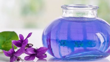 10 bylin proti podzimní depresi, únavě a stresu: při zvýšené psychické únavě postaví člověka na nohy fialkový ocet 10 bylin proti podzimní depresi, únavě a stresu: při zvýšené psychické únavě postaví člověka na nohy fialkový ocet