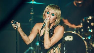 Zpěvačka Miley Cyrus se nahoty nebojí Zpěvačka Miley Cyrus se nahoty nebojí