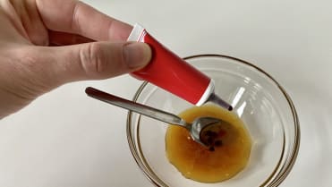 Do sirupu přidejte potravinářské barvivo Do sirupu přidejte potravinářské barvivo