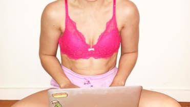 Nadia Bokody - zničená vagina 2 Nadia Bokody - zničená vagina 2