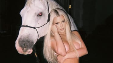 Tana Mongreau (22) Tana Mongreau (22)