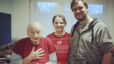 Sára Holanová s přítelem. Sára Holanová s přítelem.