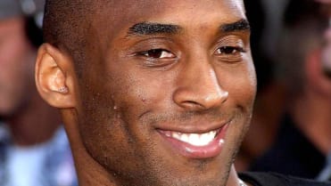 Kobe Bryant odehrál celou kariéru v dresu Los Angeles Lakers. Kobe Bryant odehrál celou kariéru v dresu Los Angeles Lakers.