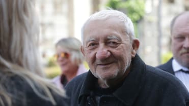 Zemřel herec Zdeněk Srstka. Zemřel herec Zdeněk Srstka.