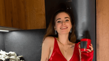 Youtuberka Anna Šulc. Youtuberka Anna Šulc.