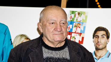 Zemřel herec Zdeněk Srstka. Zemřel herec Zdeněk Srstka.