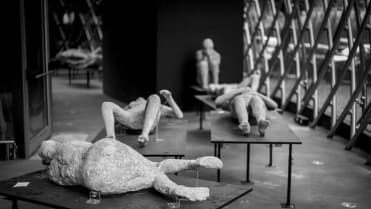 Masturbující chlápek v Pompejích - Obrázek 2 Masturbující chlápek v Pompejích - Obrázek 2