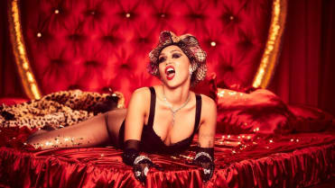 Zpěvačka Miley Cyrus se nahoty nebojí Zpěvačka Miley Cyrus se nahoty nebojí