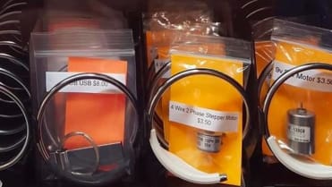 Automat pro technologické nadšence. Automat pro technologické nadšence.