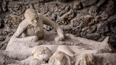 Masturbující chlápek v Pompejích - Obrázek 3 Masturbující chlápek v Pompejích - Obrázek 3