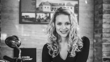 Jmenuje se Jana Svobodová. Jmenuje se Jana Svobodová.