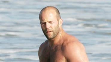 Akční hrdina předváděl své kousky na pláži v Malibu. To je pohled, co holky? Akční hrdina předváděl své kousky na pláži v Malibu. To je pohled, co holky?
