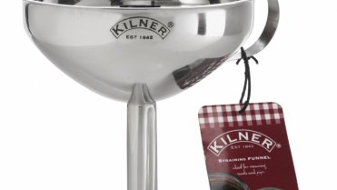 Nerezový slévací trychtýř, Kilner, 250 Kč Nerezový slévací trychtýř, Kilner, 250 Kč