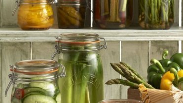 Zavařovací kulaté sklenice s klipsem, Kilner, cena od 159 Kč Zavařovací kulaté sklenice s klipsem, Kilner, cena od 159 Kč