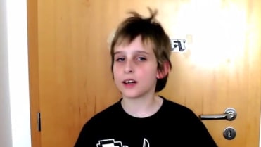 Proslul hlavně svými šílenými herními songy. Proslul hlavně svými šílenými herními songy.