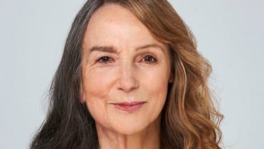 Frances (83) a její dcera Tineka (57) v jedné ženě Frances (83) a její dcera Tineka (57) v jedné ženě