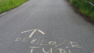 Debilové musí prostě držet spolu Debilové musí prostě držet spolu