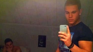 Bizarní galerie selfies - Je tohle vůbec možné? - Obrázek 15 Bizarní galerie selfies - Je tohle vůbec možné? - Obrázek 15