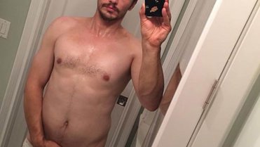 James Franco a jeho sexy fotka, komu ji asi pošle? James Franco a jeho sexy fotka, komu ji asi pošle?