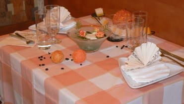 Dříve restaurace a kavárna Fantazie, která samolepku od šéfa rozhodně nedostala. Aktuálně má nového majitele i název Dříve restaurace a kavárna Fantazie, která samolepku od šéfa rozhodně nedostala. Aktuálně má nového majitele i název