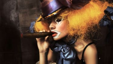 Jedna jediná cigareta obsahuje 4 800 chemikálií, z nichž 69 způsobuje rakovinu Jedna jediná cigareta obsahuje 4 800 chemikálií, z nichž 69 způsobuje rakovinu