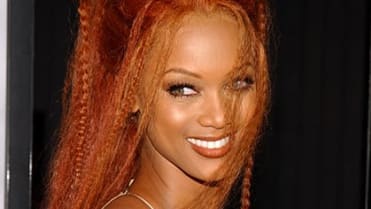 Exotická Tyra Banks prošla velkou změnou. Extravagantní zelenooká kráska měla hezky tvarované obočí již dříve… Exotická Tyra Banks prošla velkou změnou. Extravagantní zelenooká kráska měla hezky tvarované obočí již dříve…
