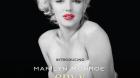 Marylin Monroe se stala představitelkou klasických „hloupých blondýnek“, jejichž naivní chování vede ke komickým situacím Marylin Monroe se stala představitelkou klasických „hloupých blondýnek“, jejichž naivní chování vede ke komickým situacím