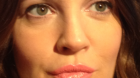 Drew Barrymore jako tmavovláska Drew Barrymore jako tmavovláska