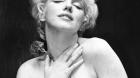 Marylin Monroe byla americká filmová herečka, modelka, zpěvačka a producentka. Marylin Monroe byla americká filmová herečka, modelka, zpěvačka a producentka.