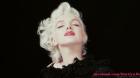 Marylin Monroe v roce 1946 pak podepsala smlouvu s filmovým studiem Twentieth Century-Fox a věnovala se modelingu. Marylin Monroe v roce 1946 pak podepsala smlouvu s filmovým studiem Twentieth Century-Fox a věnovala se modelingu.