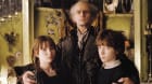 18) Lemony Snicket: Řada nešťastných příhod (2004) – Černá komedie o sourozencích Baudelairových, kteří musí bydlet u výstředního strýce Olafa 18) Lemony Snicket: Řada nešťastných příhod (2004) – Černá komedie o sourozencích Baudelairových, kteří musí bydlet u výstředního strýce Olafa