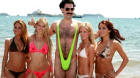 16) Borat (2006) – Nejslavnější kazašský reportér v akci! 16) Borat (2006) – Nejslavnější kazašský reportér v akci!
