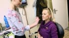 Příprava na natáčení obnáší i maskérnu Příprava na natáčení obnáší i maskérnu