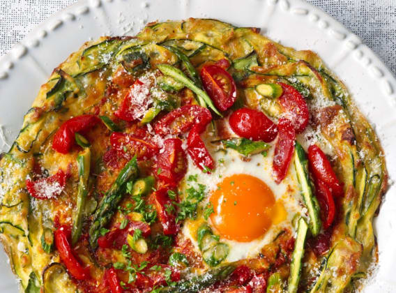 Cuketová pizza s vejcem Cuketová pizza s vejcem
