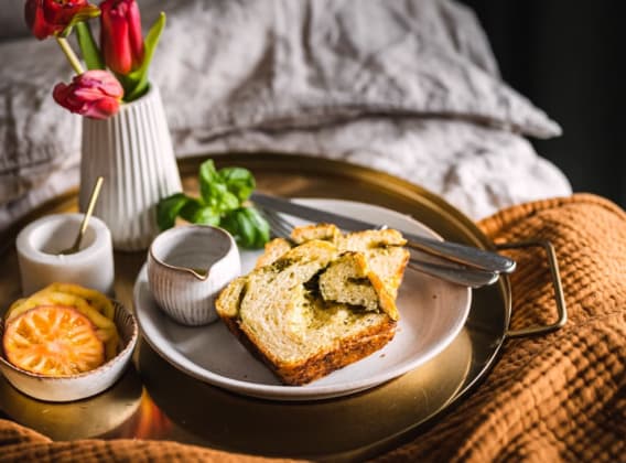 Kynutá babka s bylinkovým pestem podle Cat & Cook Kynutá babka s bylinkovým pestem podle Cat & Cook