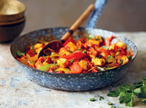 Paneer kadhai s rajčaty a paprikami Paneer kadhai s rajčaty a paprikami