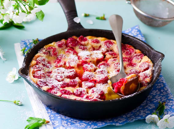 Třešňový clafoutis - nadýchaný francouzský dezert s minimem mouky Třešňový clafoutis - nadýchaný francouzský dezert s minimem mouky
