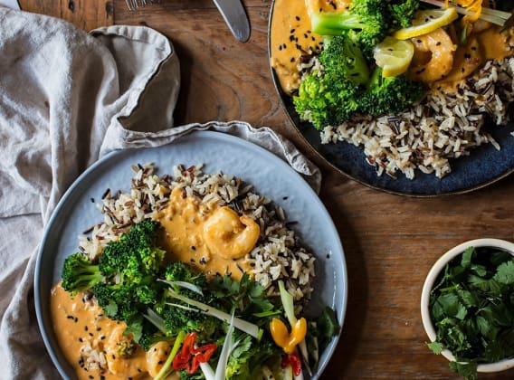 Curry arašídová omáčka s krevetami Curry arašídová omáčka s krevetami