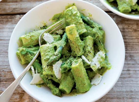 Rigatoni s chřestovým pestem a ricottou Rigatoni s chřestovým pestem a ricottou