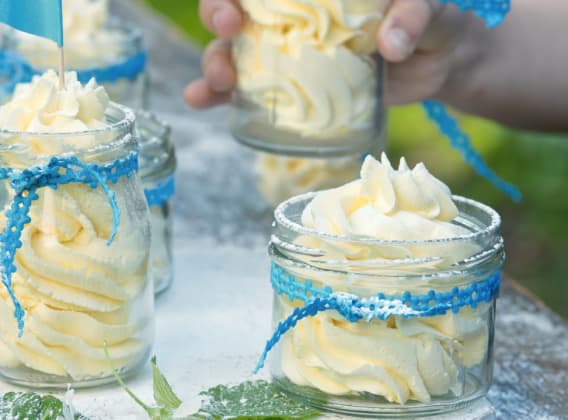 Poháry s citronovou pěnou Poháry s citronovou pěnou
