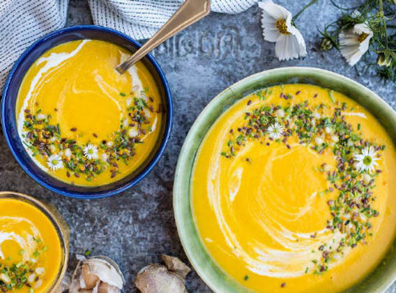 Mrkvová polévka s celerem a petrželí ala svíčková Mrkvová polévka s celerem a petrželí ala svíčková
